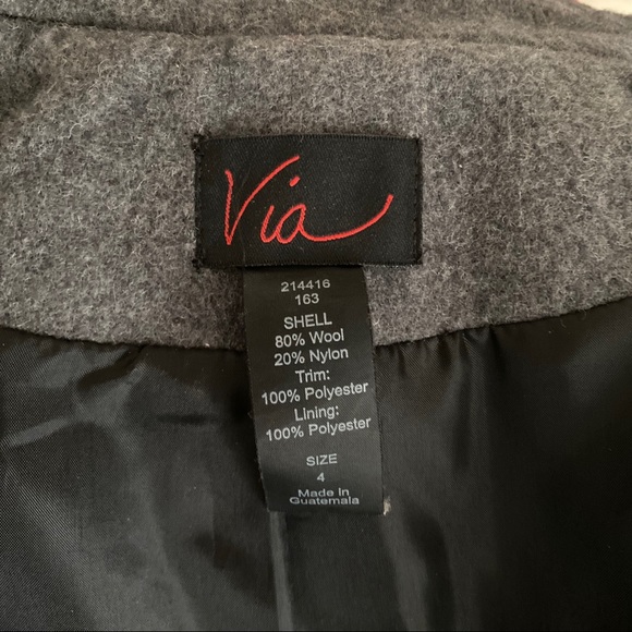 {Via} Grey Peacoat 😍 - Picture 7 of 12